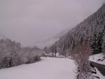 Grange sous la neige